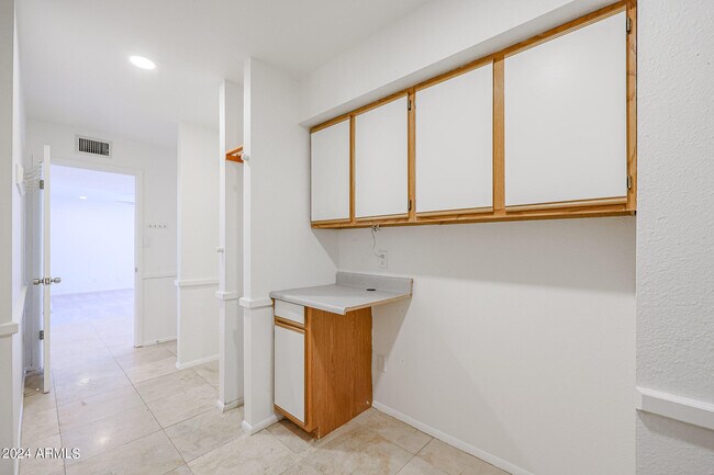 Building Photo - 3332 W Crocus Dr