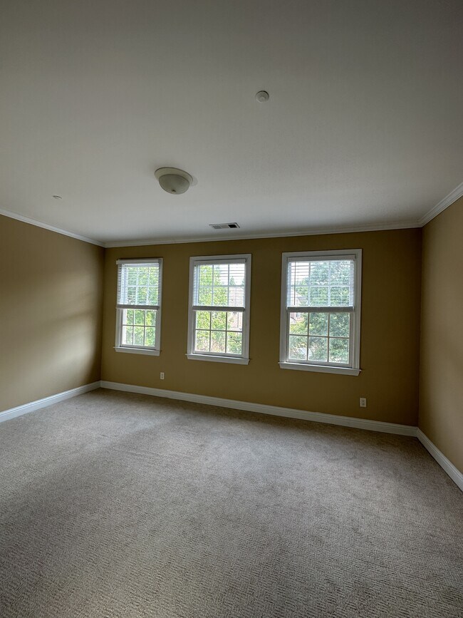 Building Photo - 1041 Emory Parc Pl