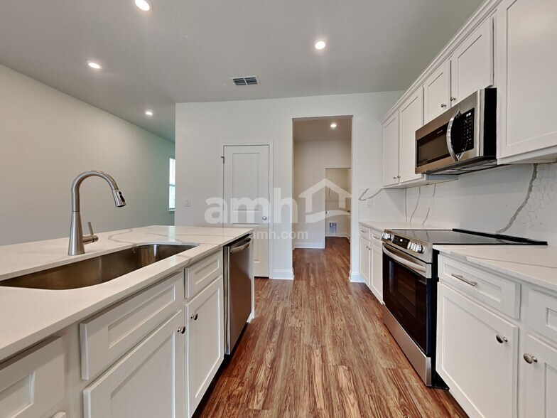 Building Photo - 359 Onate Cir