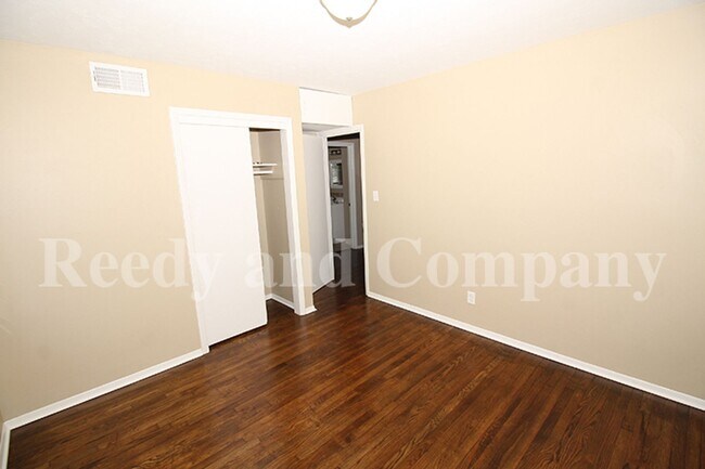 Building Photo - 1841 S Sutton Dr