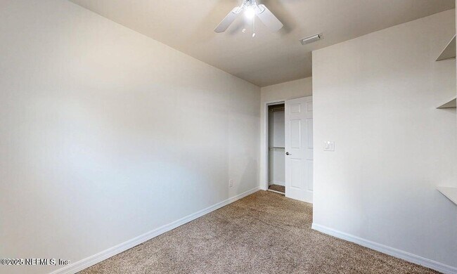 Building Photo - 6433 River Point Dr