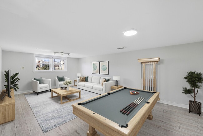 Building Photo - 604 S Edward St