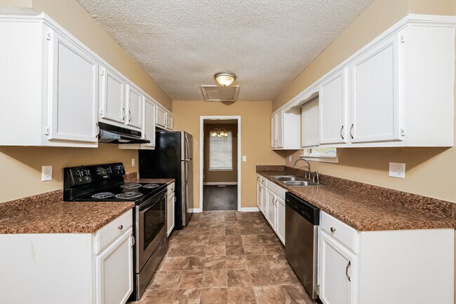 Building Photo - 3015 Apple Valley Ln