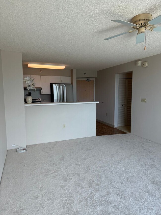 Building Photo - Country Club Village 6 - 2 Bedroom 1.5 Bat...