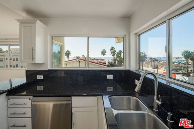 Building Photo - 1649 Appian Way