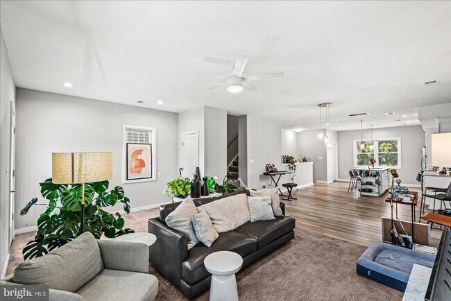 Building Photo - Newly Built Modern Home for Rent in Charming Colonial Beach – with Pool Access Included!