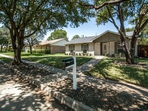 Building Photo - 901 Goodwin Dr
