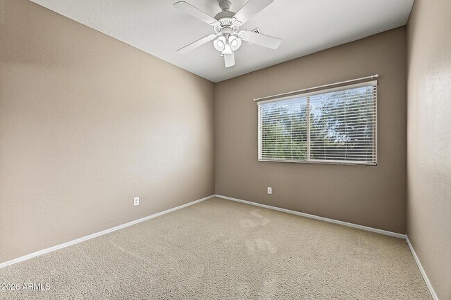 Building Photo - 1433 E Canyon Creek Dr