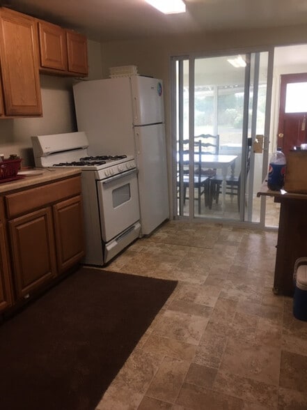 Building Photo - 7xx W Maple Ave