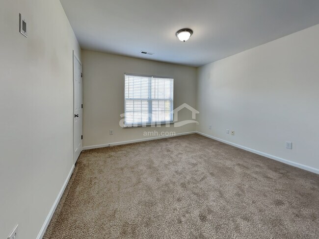 Building Photo - 816 Jennifer Lane