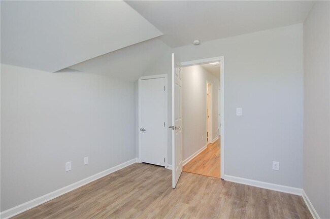 Building Photo - 1173 Arlington Ave SW