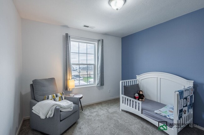 Building Photo - 3 Bed 2.5 Bath Home