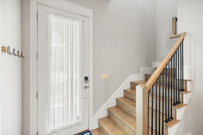 Building Photo - 56 Penelope St