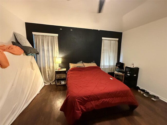 Building Photo - 501 Morning Dove Dr