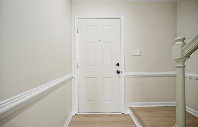 Building Photo - 5589 Campus Dr