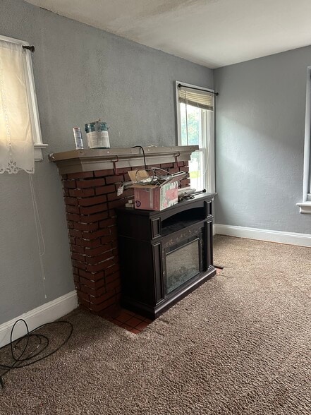 Primary Photo - 5 Beverly Ave