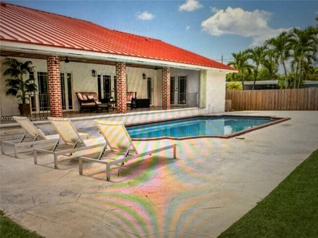 Building Photo - 15030 SW 89th Ave