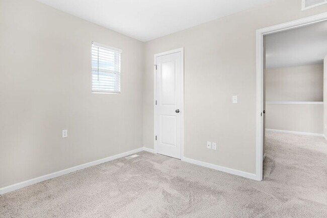 Building Photo - 8684 E Park Ridge Cir