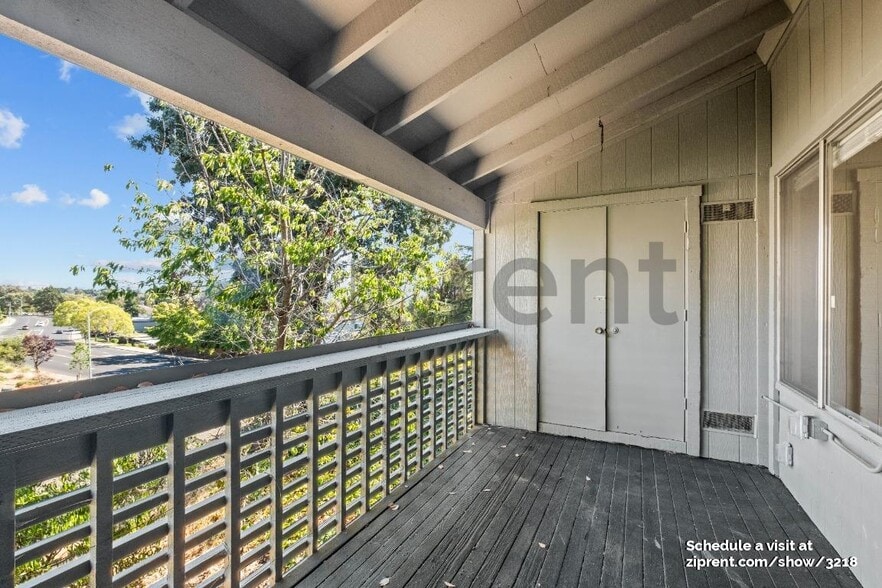 Building Photo - 355 Parkview Terrace