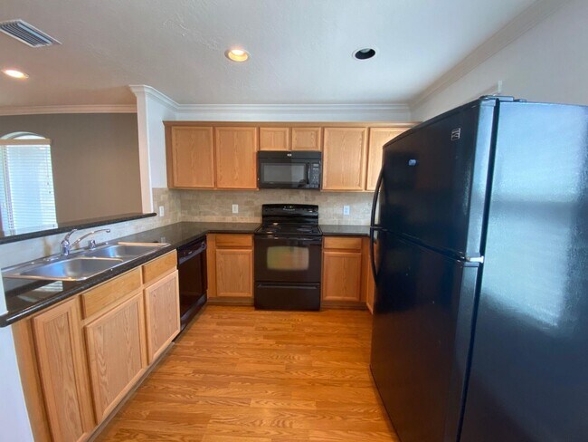 Building Photo - 3710 Sherwood Ln