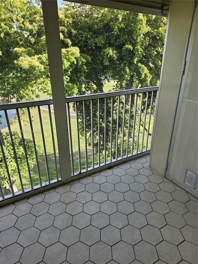 Building Photo - 13250 SW 4th Ct