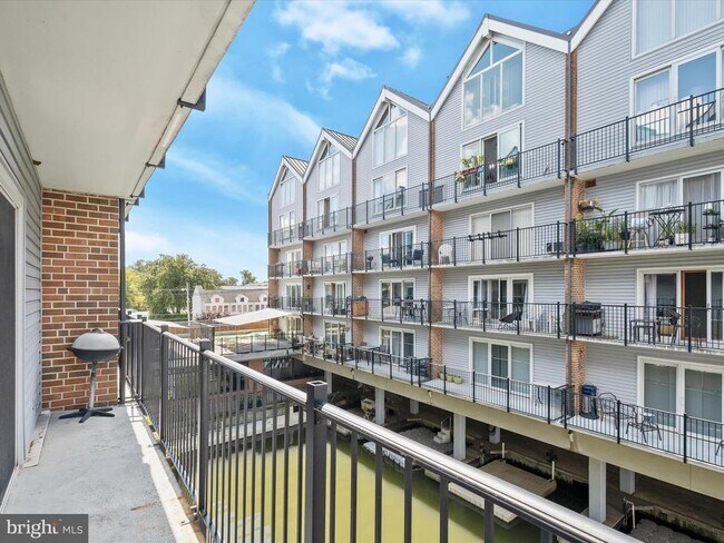 Building Photo - 312 Severn Ave