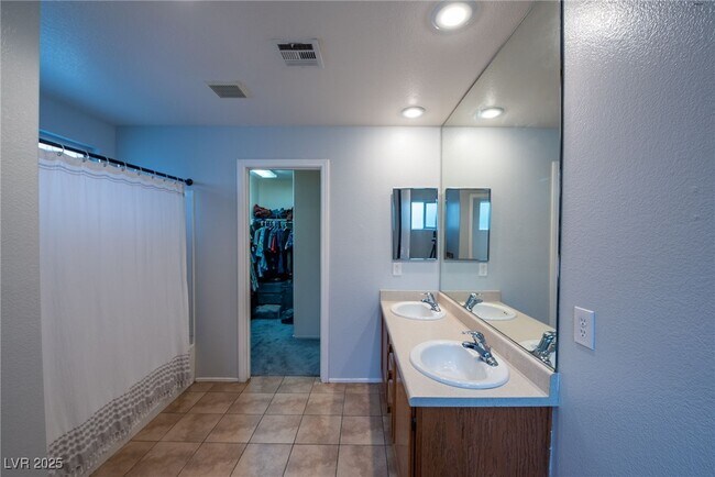 Building Photo - 5283 Broadlake Ln