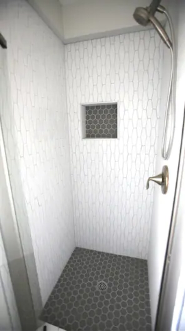 Bathroom #3 - 12014 Kling St