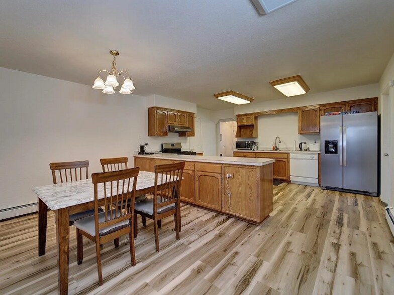 Building Photo - 3057 Noble Ct