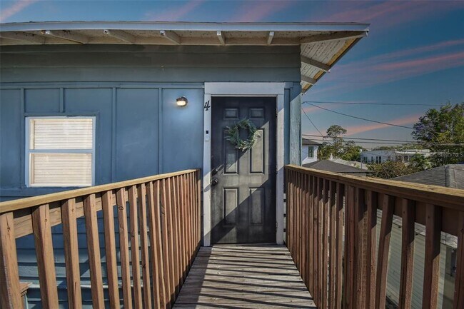 Building Photo - 2445 2nd Ave N