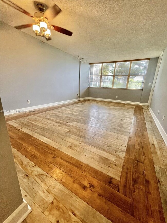 Building Photo - 2751 Taft St