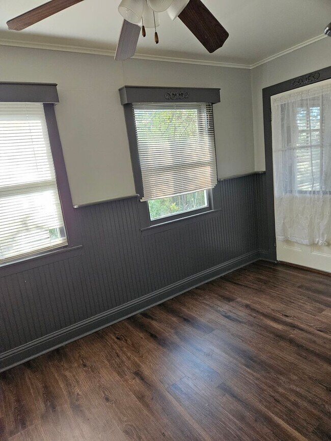 Building Photo - 153 N Stewart St