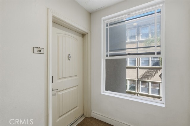 Building Photo - 917 S New Hampshire Ave