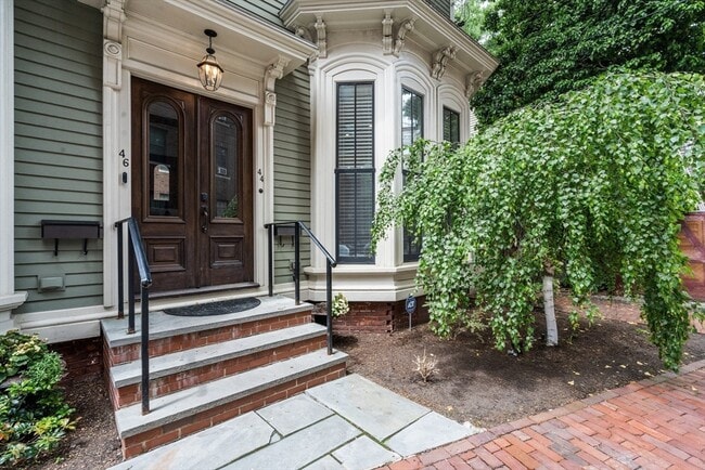 Building Photo - 46 Follen St