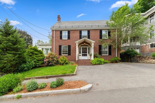 Primary Photo - 29 Addison St