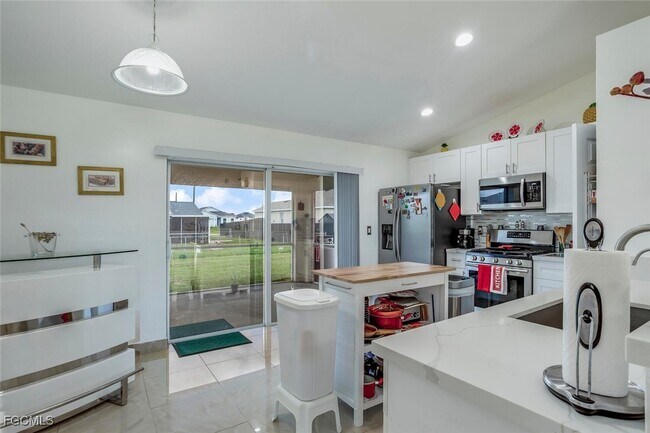 Building Photo - 1228 NW 14th Pl