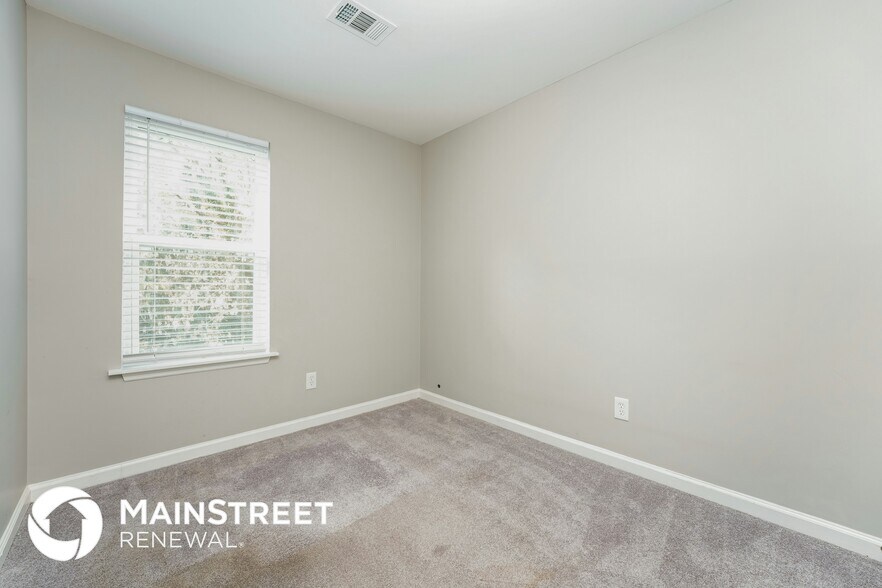 Building Photo - 830 Durham Crossing