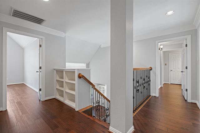 Building Photo - 905 Brazos Dr