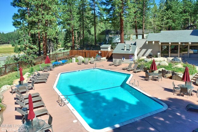 Building Photo - 215 Clubhouse Cir