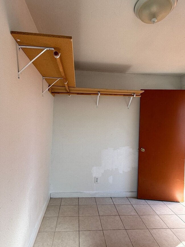 Building Photo - 2-1 Must See Cutey