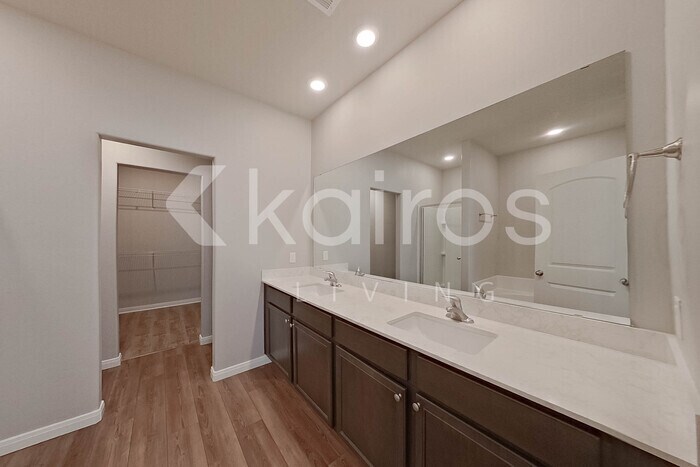 Building Photo - 825 NW 4th St