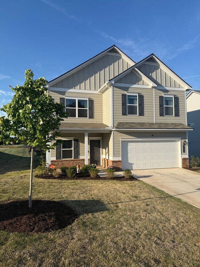 Building Photo - **NEW PRICE**Ooltewah-Harbour Chase Community