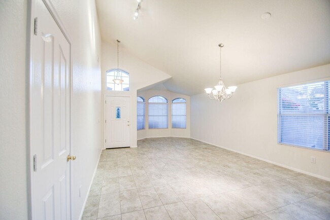 Building Photo - 3216 E Muirwood Dr