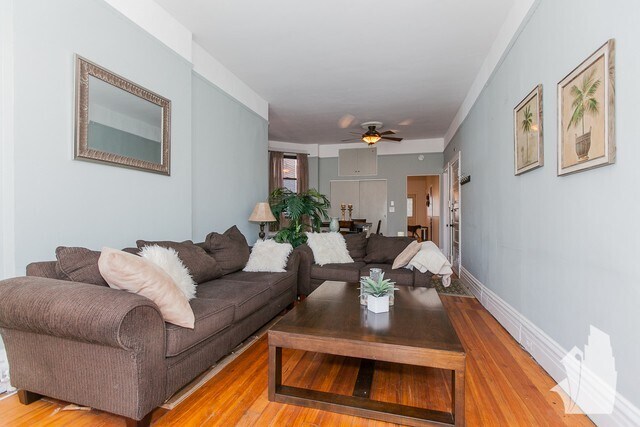 Building Photo - 3336 N Sheffield Ave