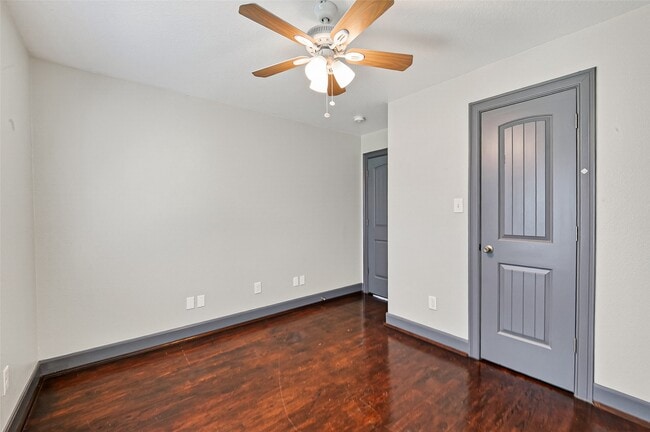 Building Photo - 7623 McHenry St