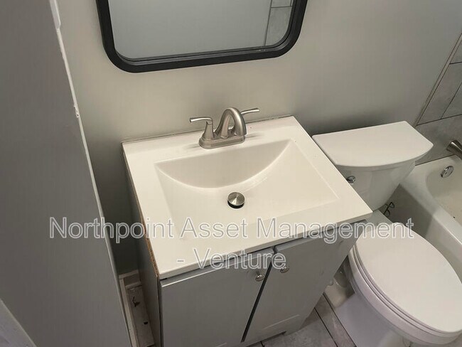 Building Photo - 1026 Linwood Rd