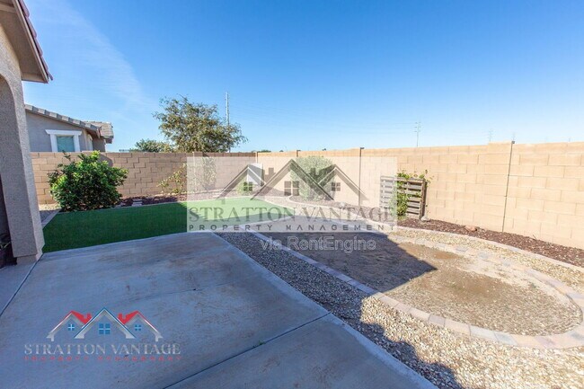 Building Photo - 22486 E Russet Rd