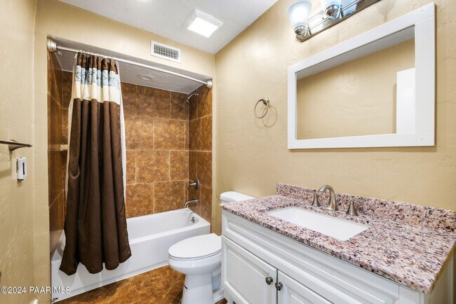 Building Photo - 306 S Virginia St