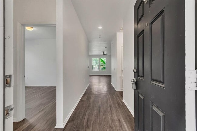 Building Photo - 9300 China Rose Dr