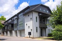 Building Photo - 4 BEDROOM, 5 BATH, 2-CAR GARAGE-